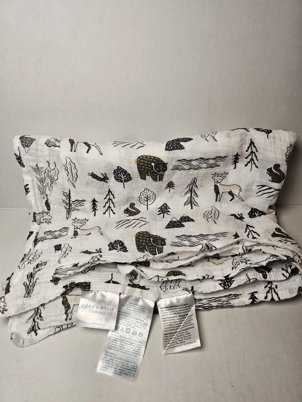 aden + anais lightweight muslin